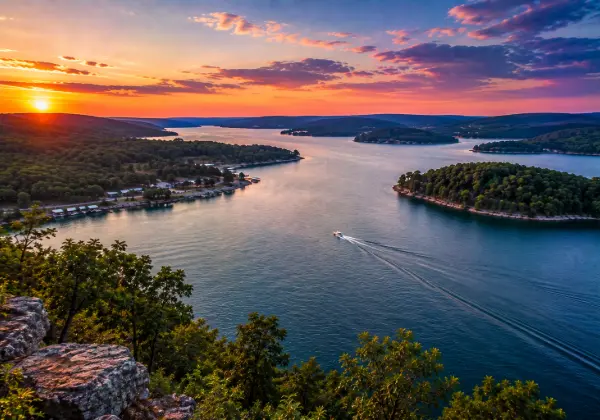 Fishing on Bull Shoals Lake near Branson
