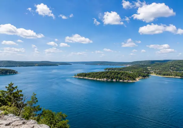 Boating and recreation on Table Rock Lake