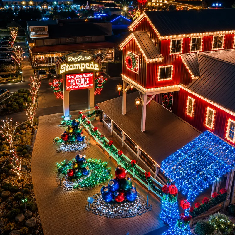 Events-november-gallery-christmas-at-dolly-parton_s-stampede-01